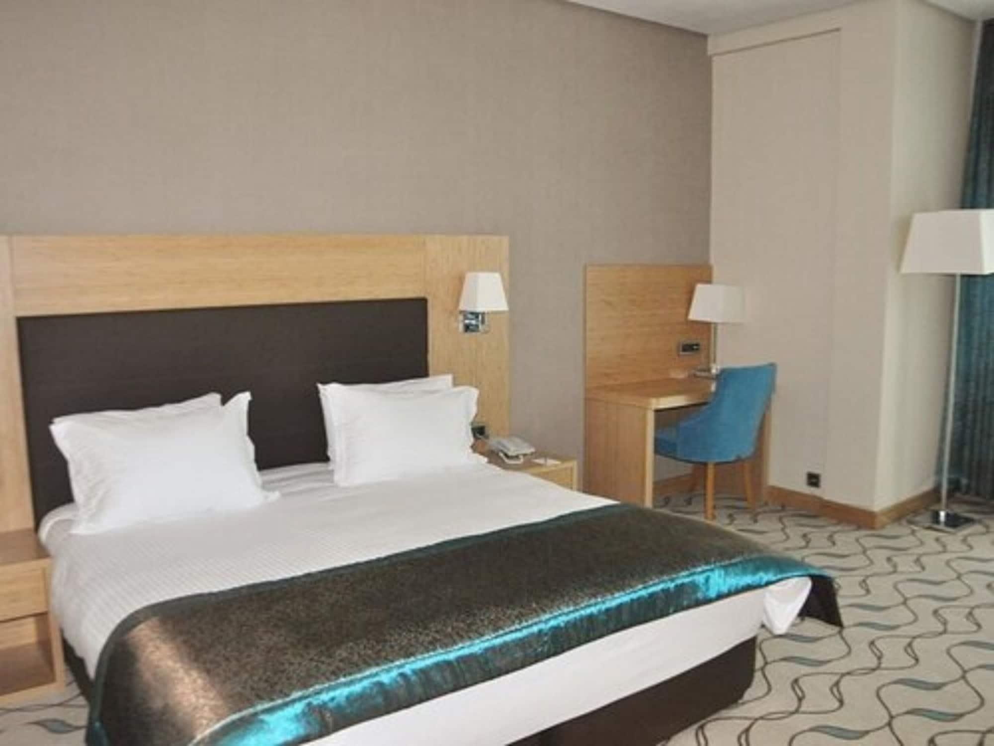 Margi Hotel Edirne Exterior foto A room at the hotel