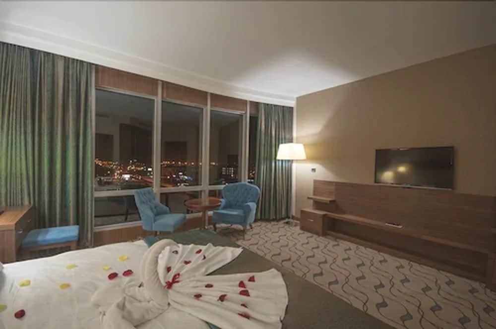 Margi Hotel Edirne Exterior foto A room at the hotel