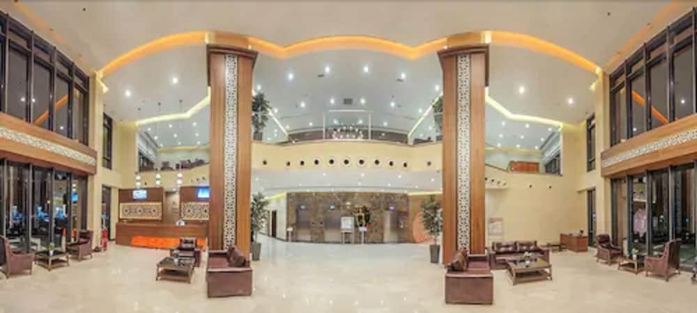 Margi Hotel Edirne Exterior foto The lobby of the hotel