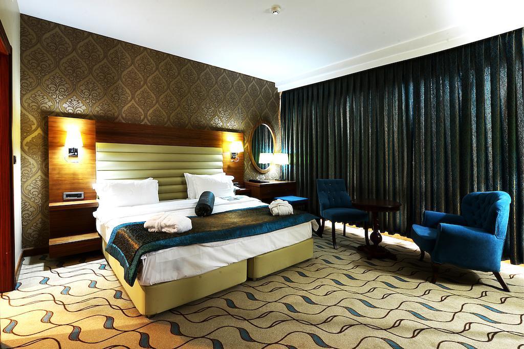 Margi Hotel Edirne Exterior foto A room at the hotel