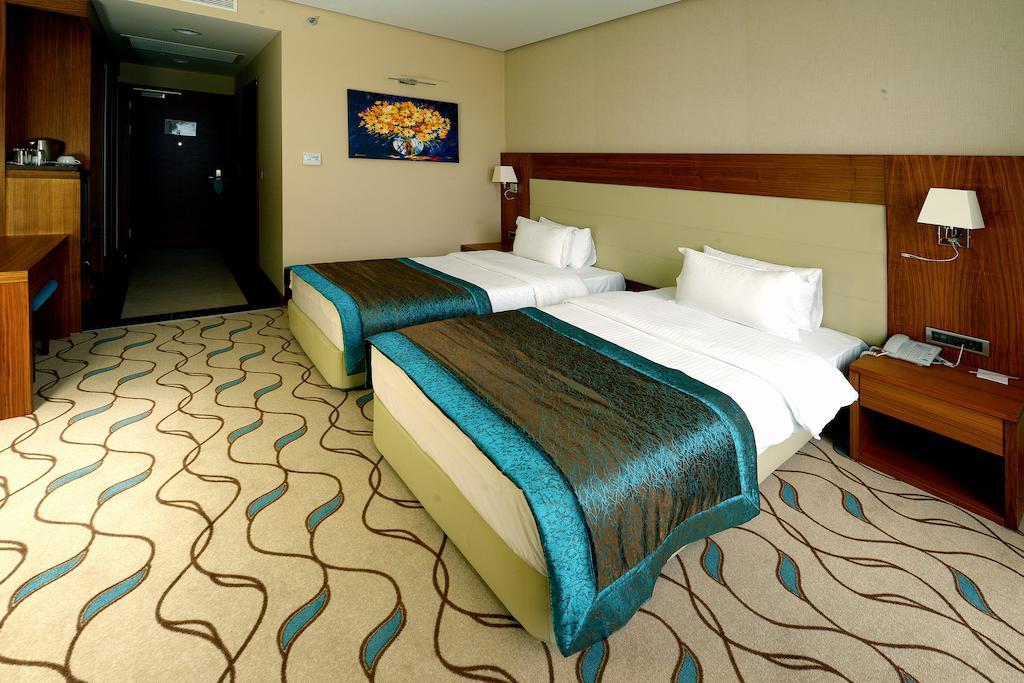 Margi Hotel Edirne Exterior foto A room at the hotel